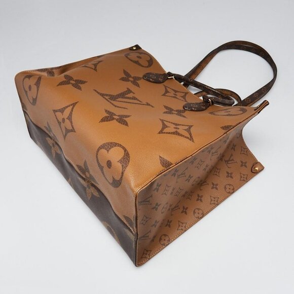 Louis Vuitton Monogram Giant Reverse Canvas Onthego GM Tote Bag - Picture 2 of 9